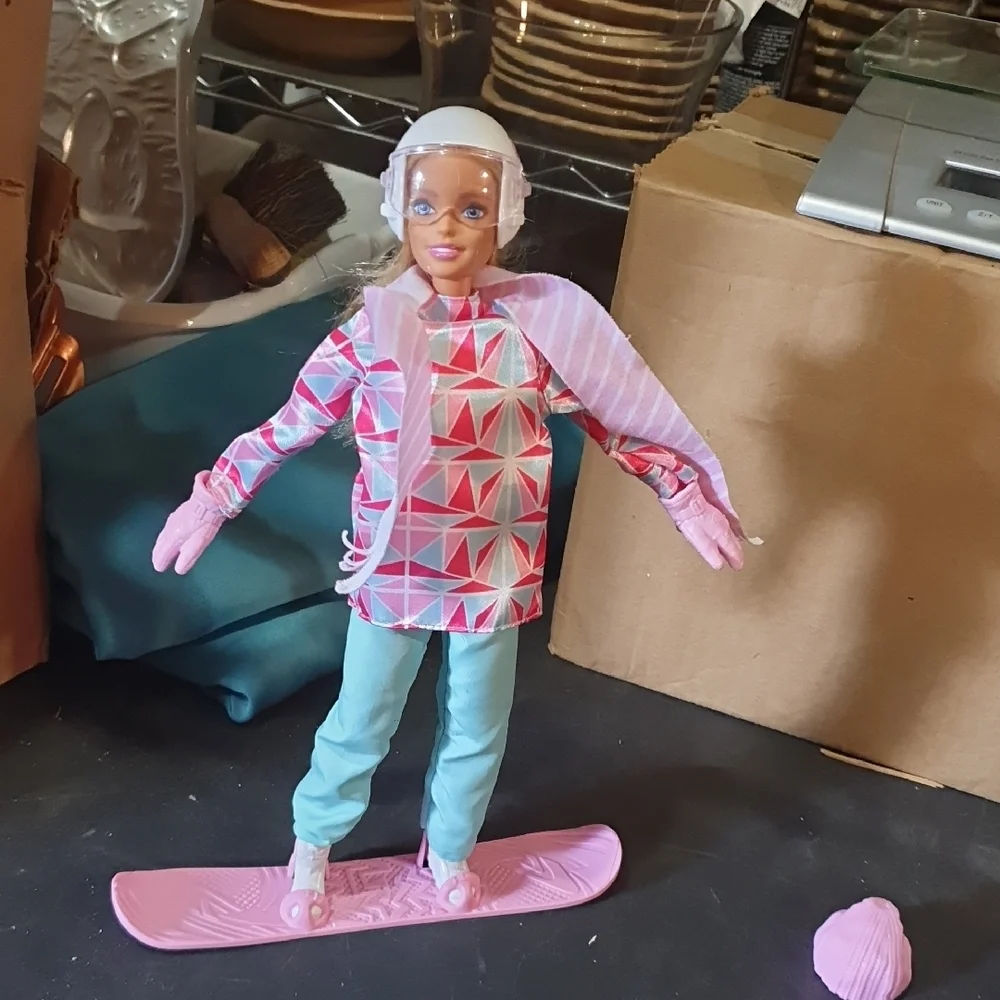 SOLD 💜 Barbie Snowy Style Doll with Pink Accessories - Picture 4 of 5